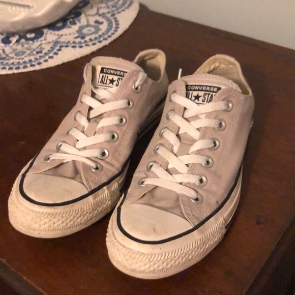 Converse women’s Size 7.5 - Picture 1 of 1